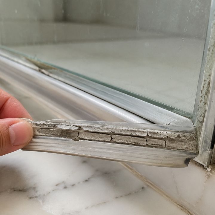 BRITTLE WEATHERSTRIPPING